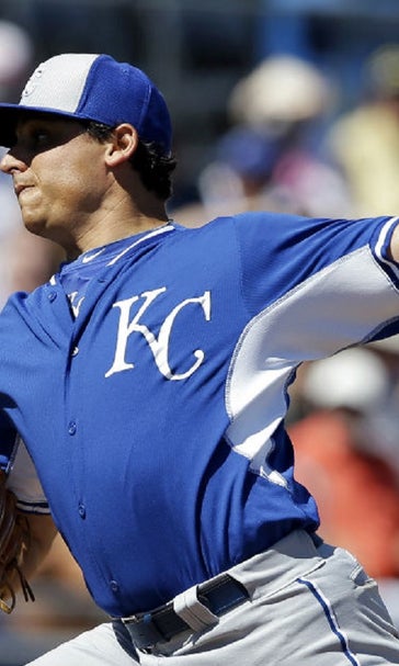 Vargas tires in 5th, Royals edge Padres 9-6 in 10